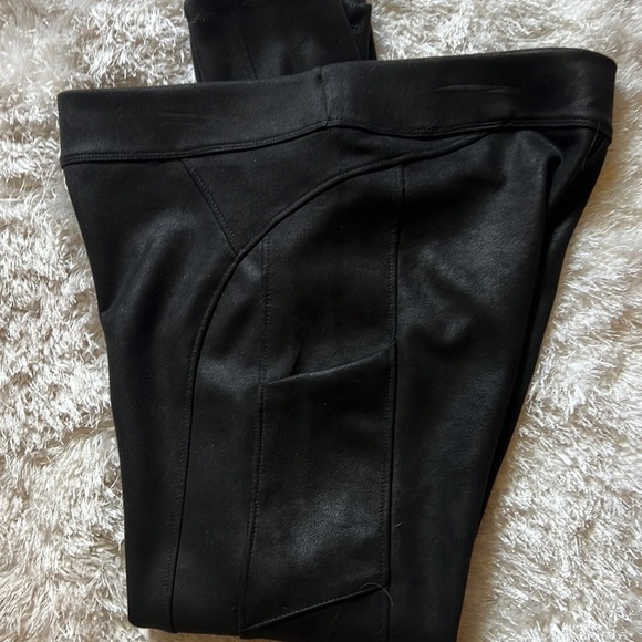 Democracy black faux suedes leather ‘ riding’ pant legging w side pocket L - Picture 5 of 8